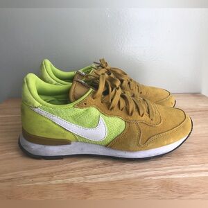 Nike International Running Shoes Sneaker Womens Size: US 7.5 EUR 38.5